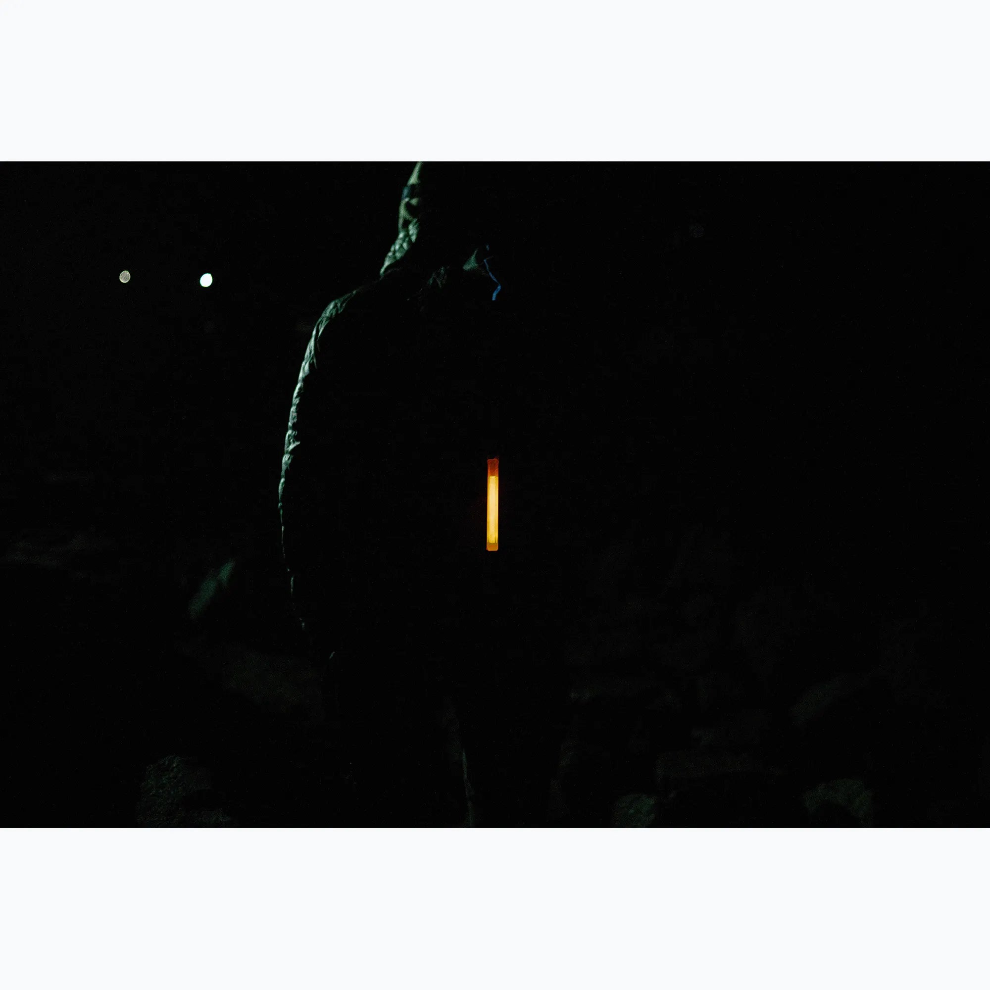 Lifesystems, 2 pałeczki świetlne 15H Glow Sticks do zastosowań outdoorowych, zielony/pomarańczowy