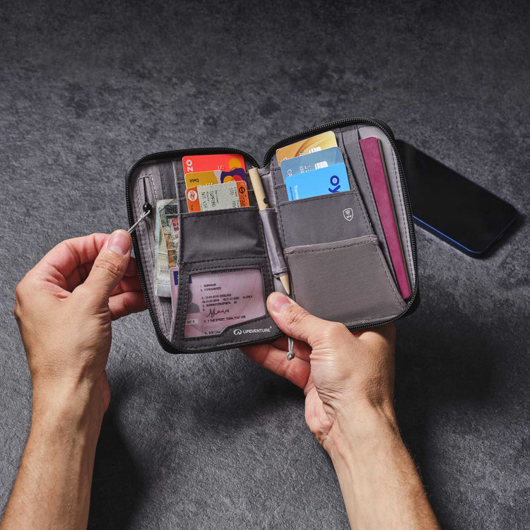 Lifeventure, Mini portfel podróżny z ochroną RFID, szary