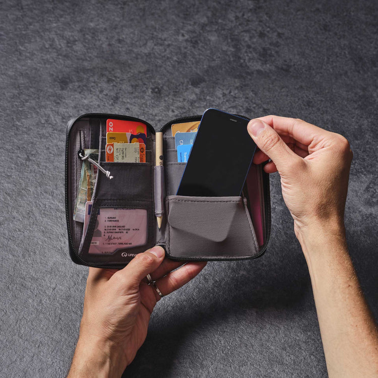 Lifeventure, Mini portfel podróżny z ochroną RFID, szary