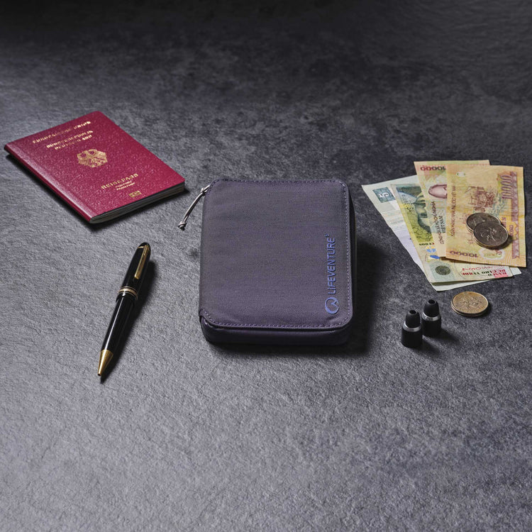 Lifeventure, Mini portfel podróżny z ochroną RFID, niebieski