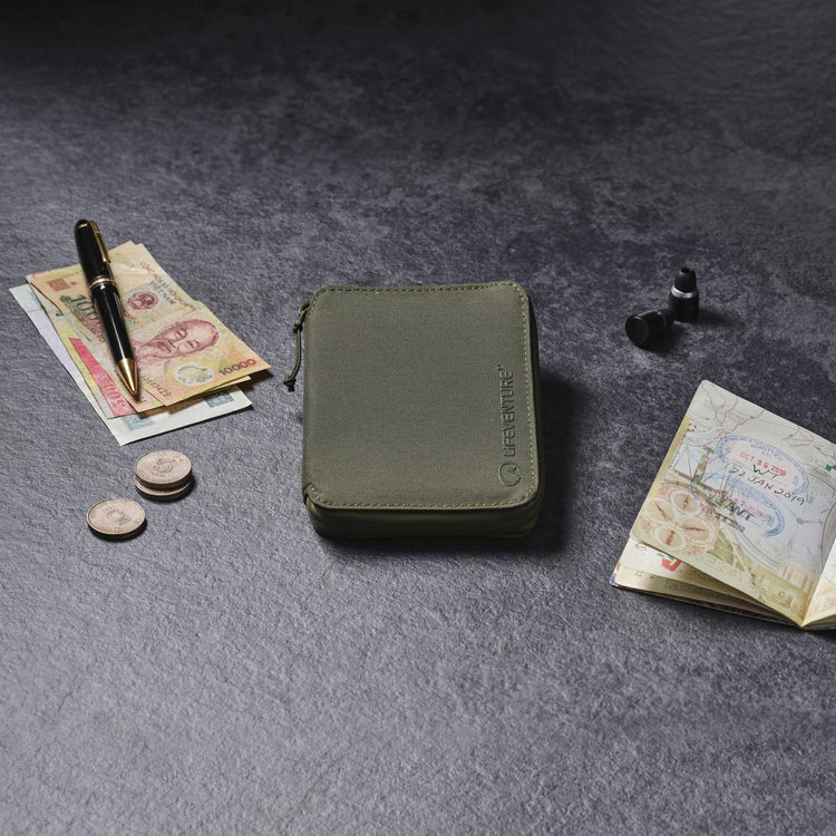 Lifeventure, Mini portfel podróżny z ochroną RFID, zielony