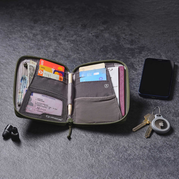 Lifeventure, Mini portfel podróżny z ochroną RFID, zielony