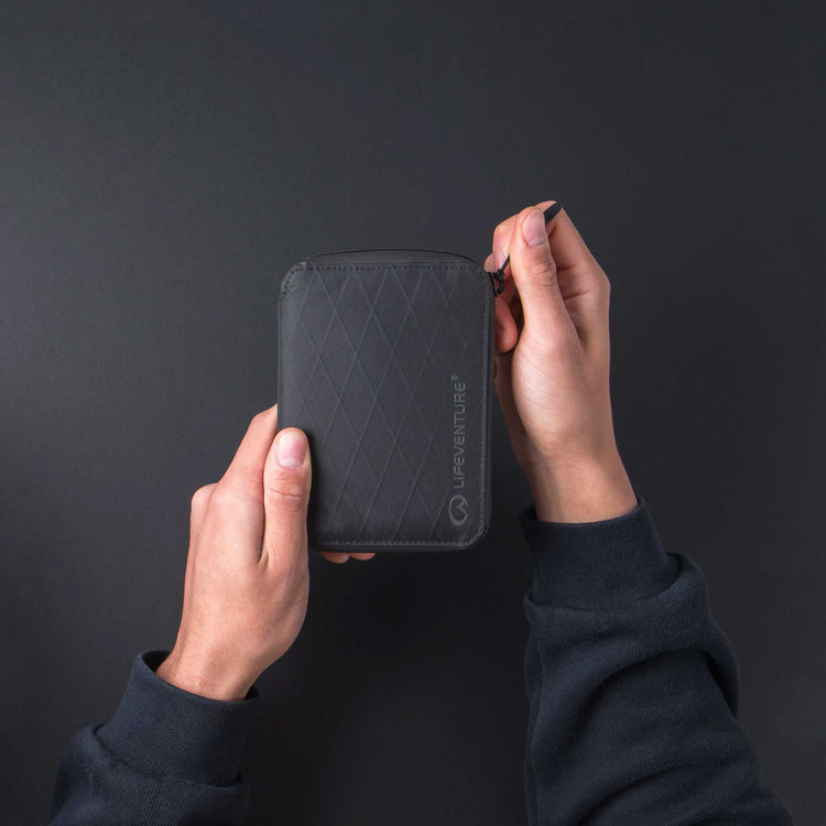 Lifeventure, Mini portfel podróżny X-Pac z ochroną RFID
